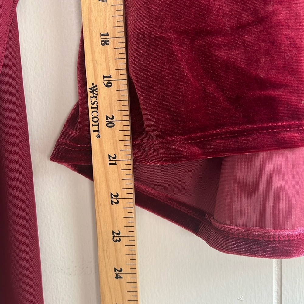 Wild Fable Burgundy Red Velvet Sheer Sleeves Top Size L - Picture 6 of 7
